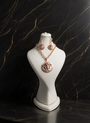 نیم ست ورساچه رزگلد شامل گردنبند و گوشواره